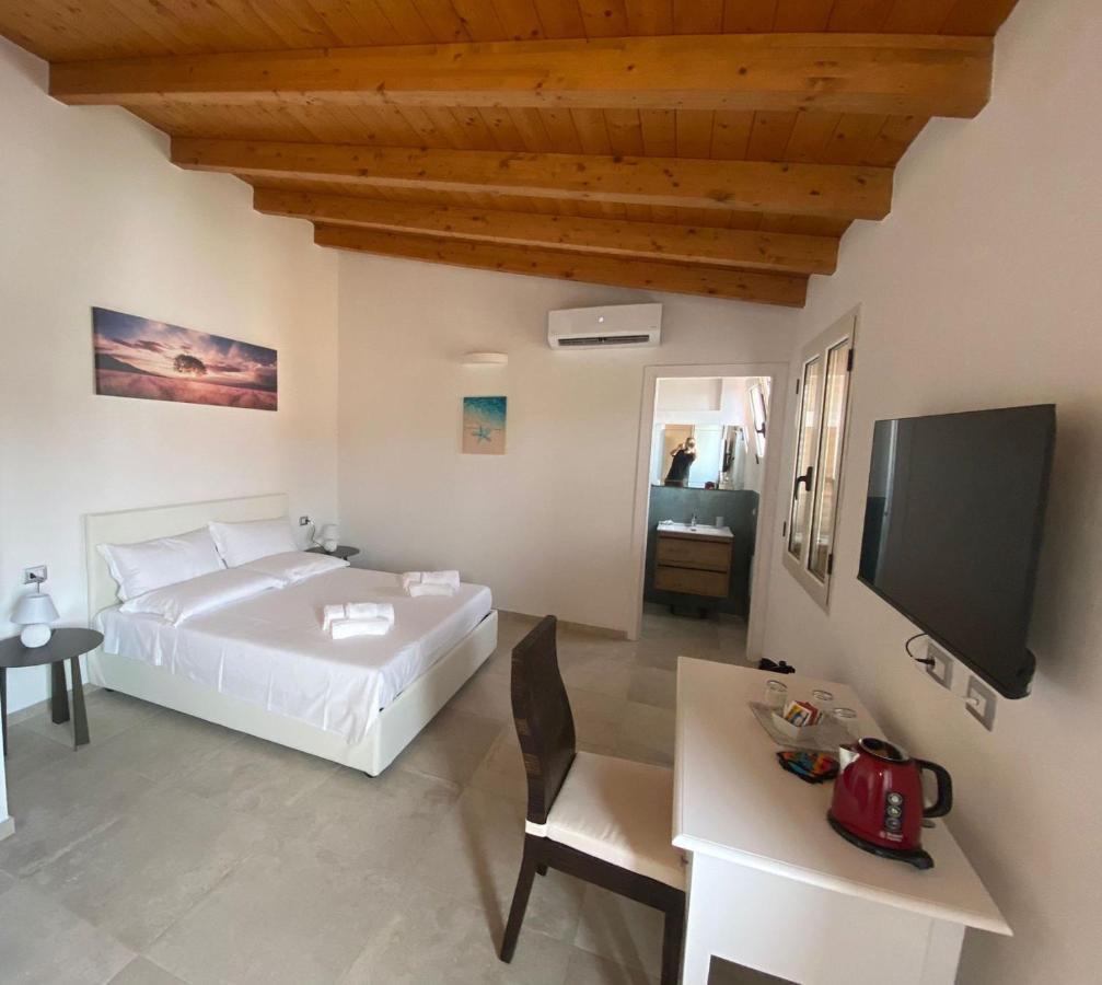 Punto Zero Rooms San Teodoro  Esterno foto