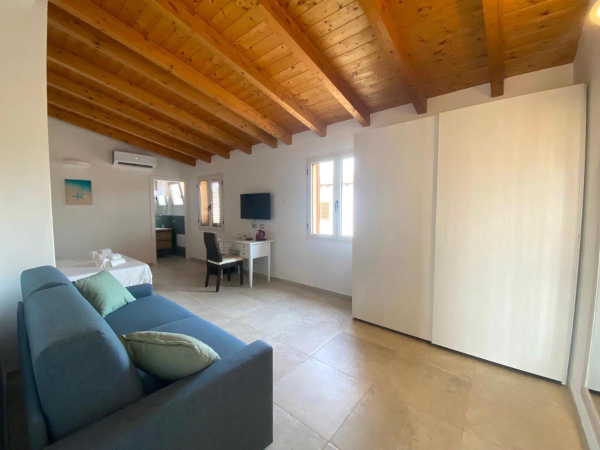 Punto Zero Rooms San Teodoro  Esterno foto